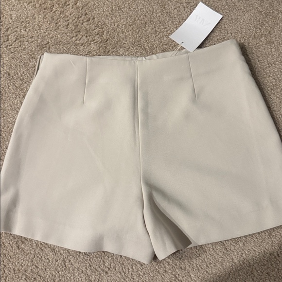 Zara Beige Skort with Gold Accent - Picture 3 of 4